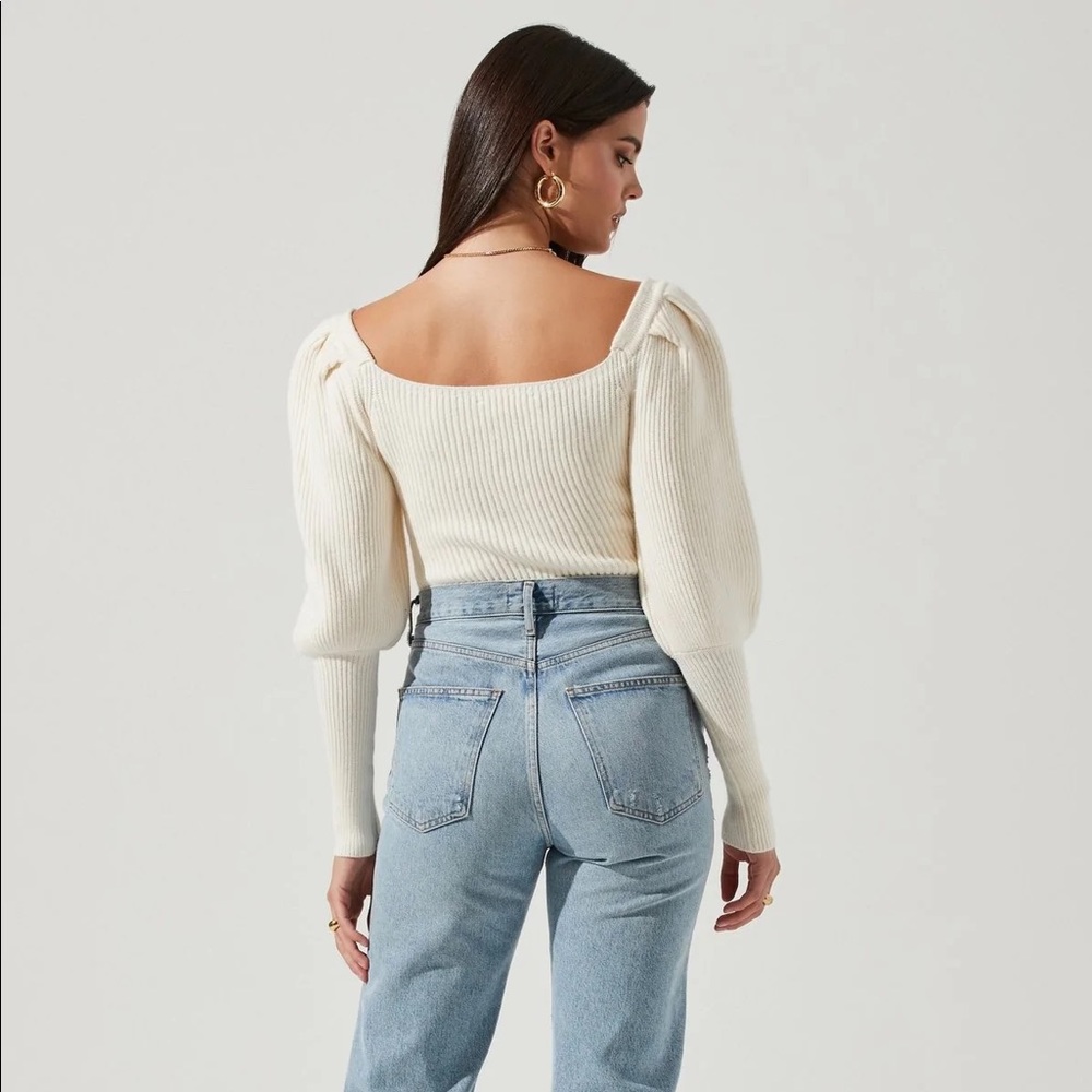 ASTR THE LABEL | ESMA PUFF SLEEVE SWEATER OFF WHITE - Picture 2 of 6